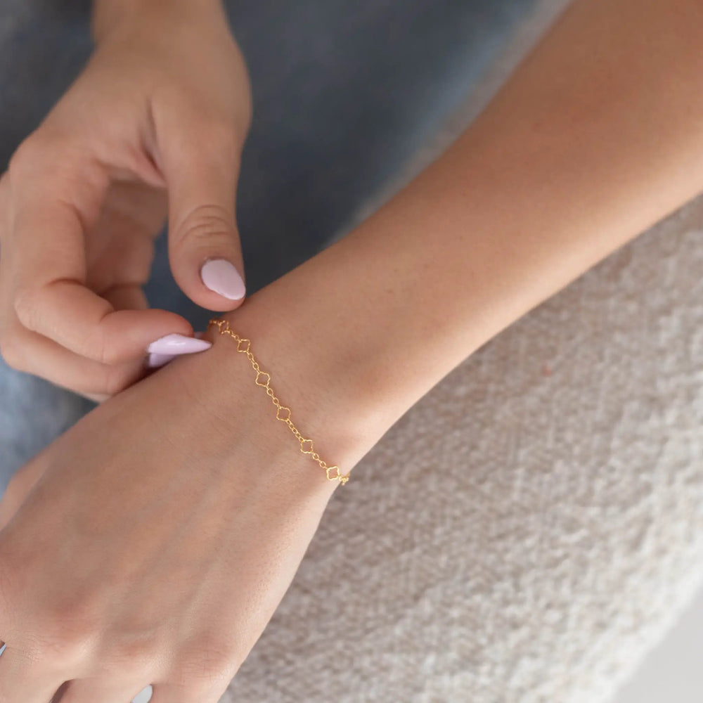 Alessia Permanent Jewelry Chain, Clover Design, Oval Links, Available in Gold Filled and Silver by Sunstone Welders