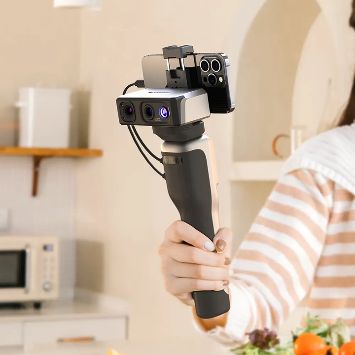 3DMakerpro Smart Grip with Seal scanner demonstrating one-handed scanning operation